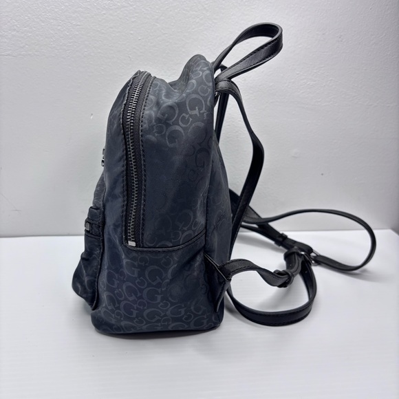 Guess Small Logo Backpack - Picture 2 of 9